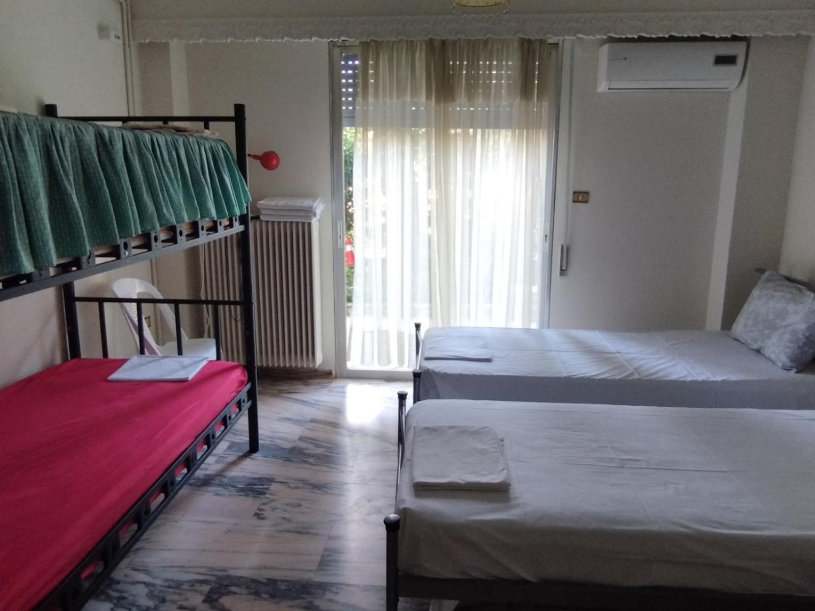 Vacations In Patra Rooms Bagian luar foto